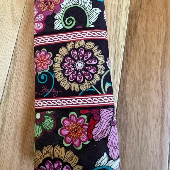 Vera Bradley magnetic wallet - Picture 2 of 8
